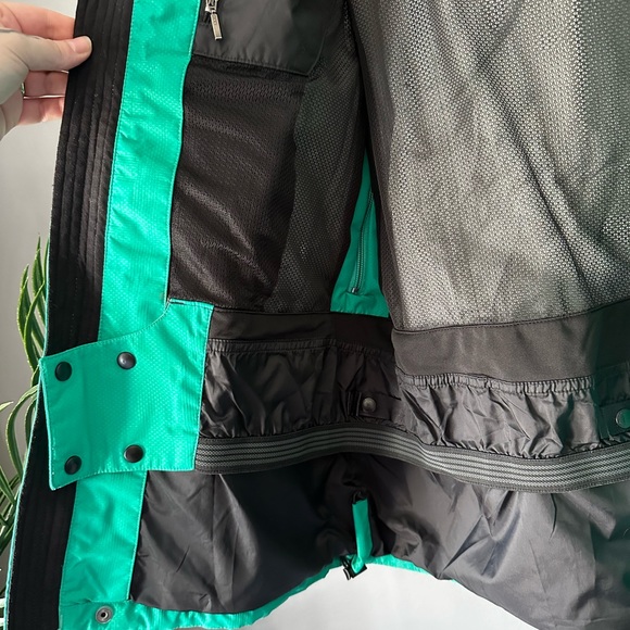 The North Face Jacket - Picture 4 of 8